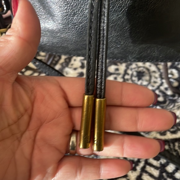 Elliot Lucca black Leather Drawstring Crossbody Shoulder Bag - Picture 7 of 15